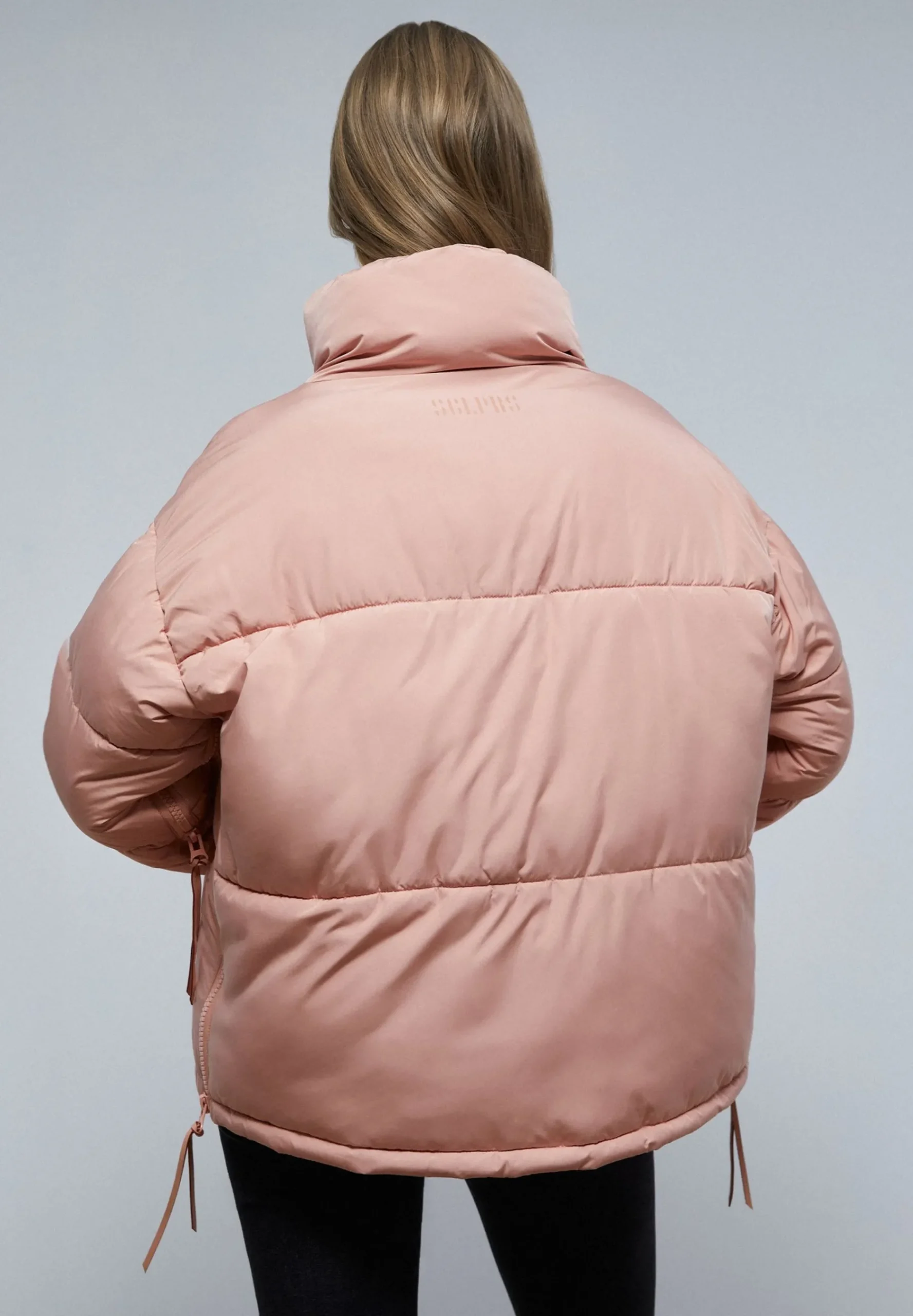 abrigo_corto_acolchado_5.webp scalperscompany Abrigo Corto Acolchado-Mujer Abrigos Y Chaquetas