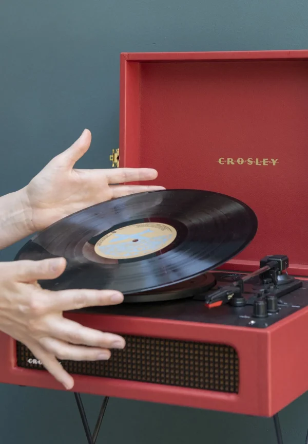 CROSLEY | Tocadiscos Voyager-Hombre Mas Accesorios