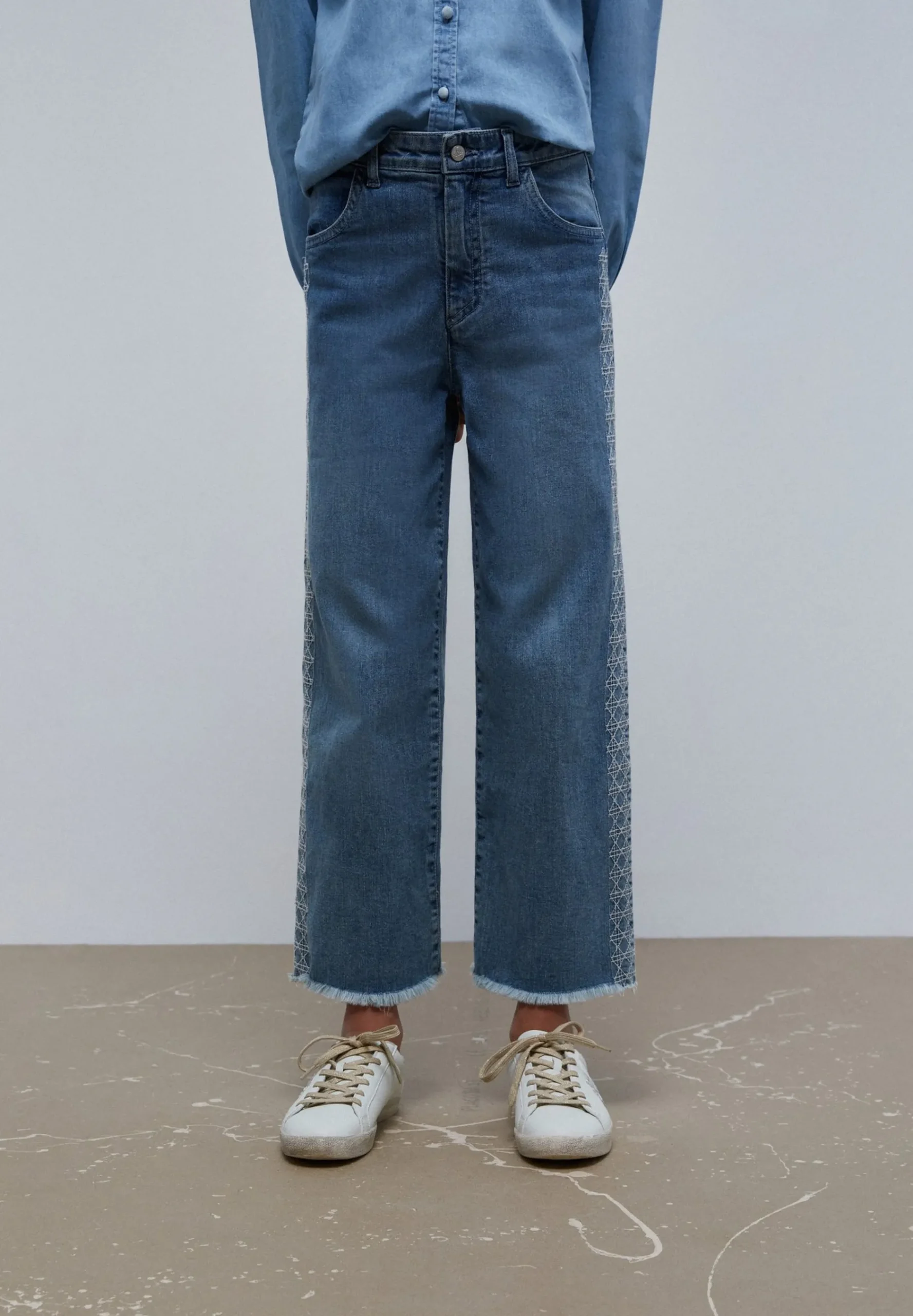 jeans_wide_leg_bordado_la_3.webp scalperscompany Jeans Wide Leg Bordado Lateral-Niños Pantalones Y Petos