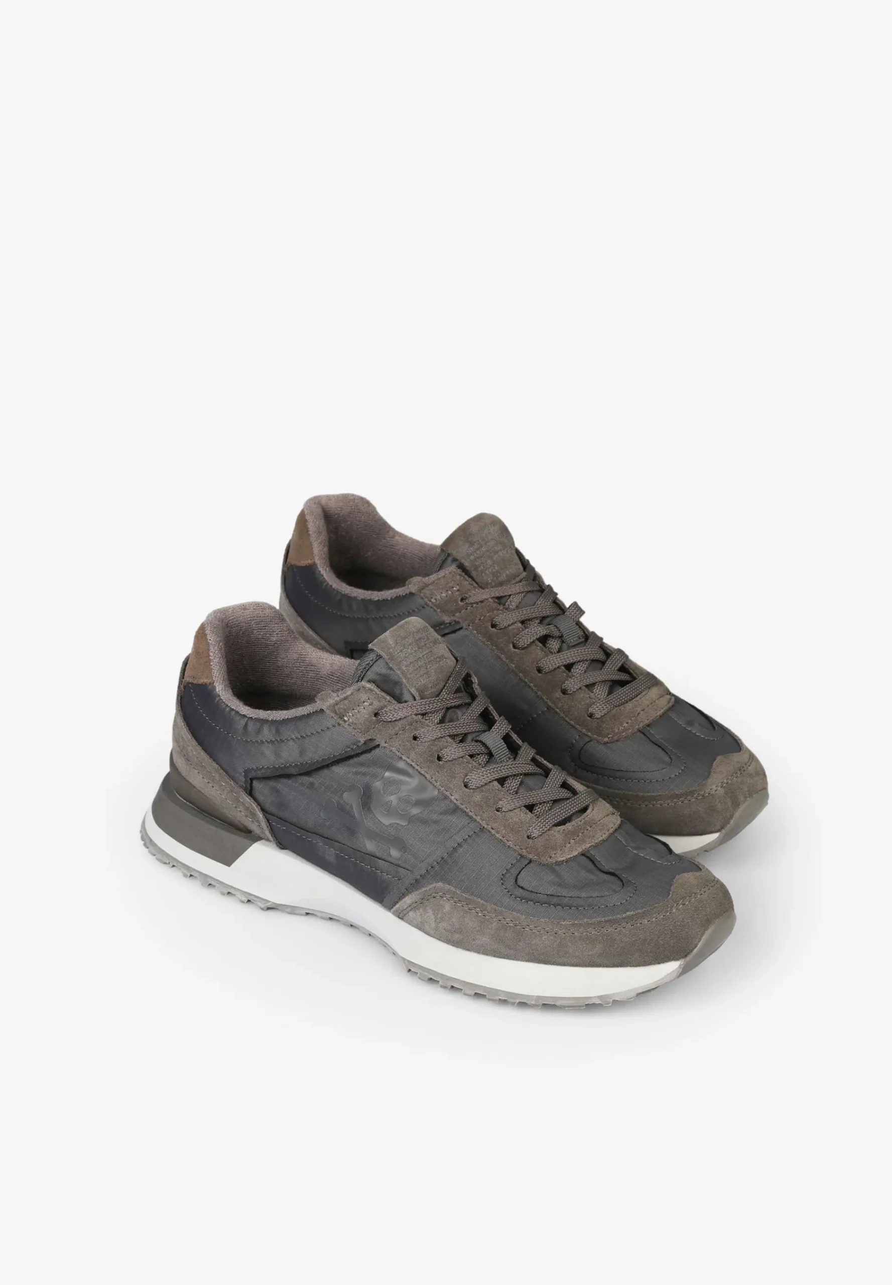 sneakers_calavera_lateral_1-8.webp scalperscompany Sneakers Calavera Lateral Tono-Hombre Sneakers