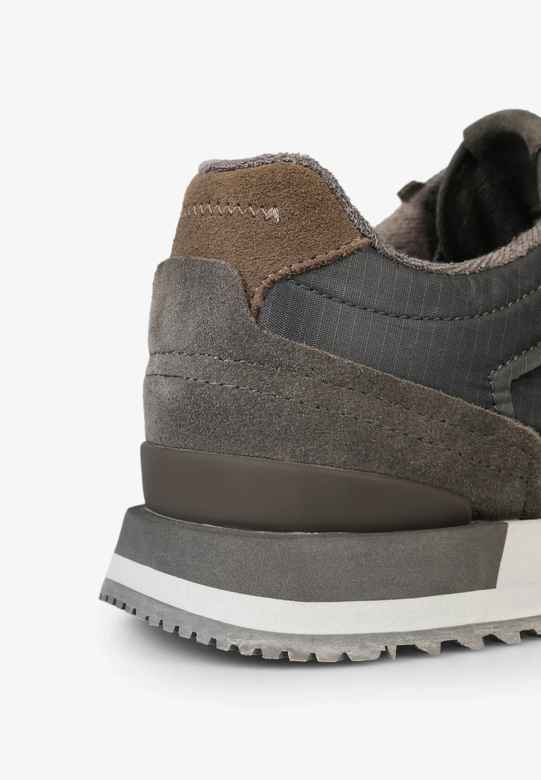 sneakers_calavera_lateral_4-8.webp scalperscompany Sneakers Calavera Lateral Tono-Hombre Sneakers